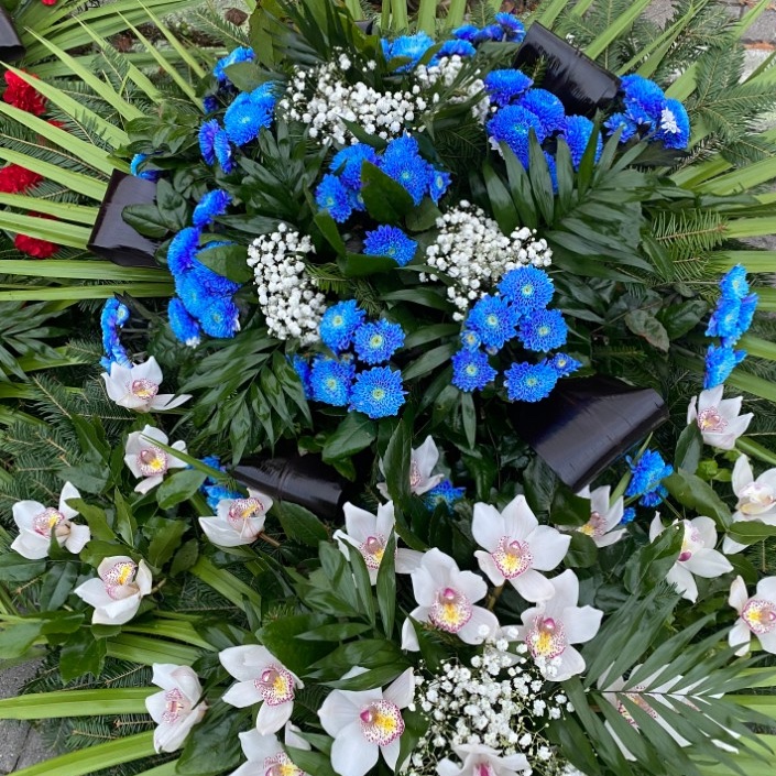 wiązanka z niebieskich kwitatów